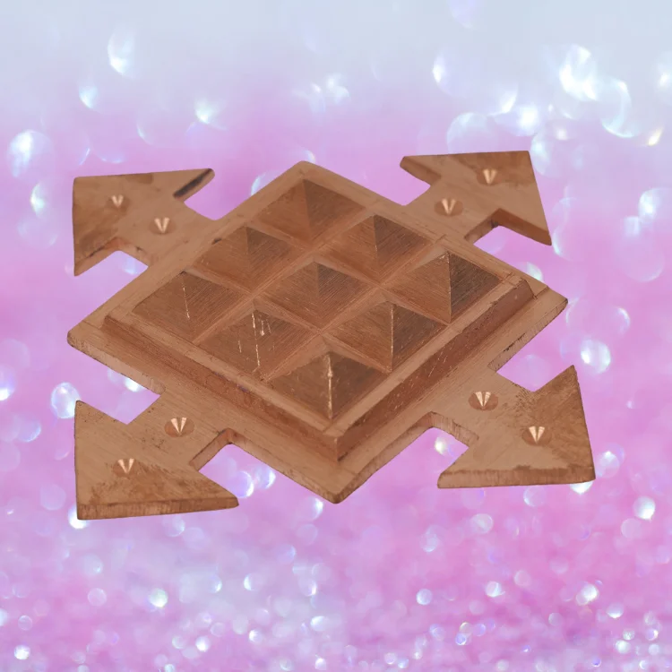 Four Direction Arrow with Pyramid Plate